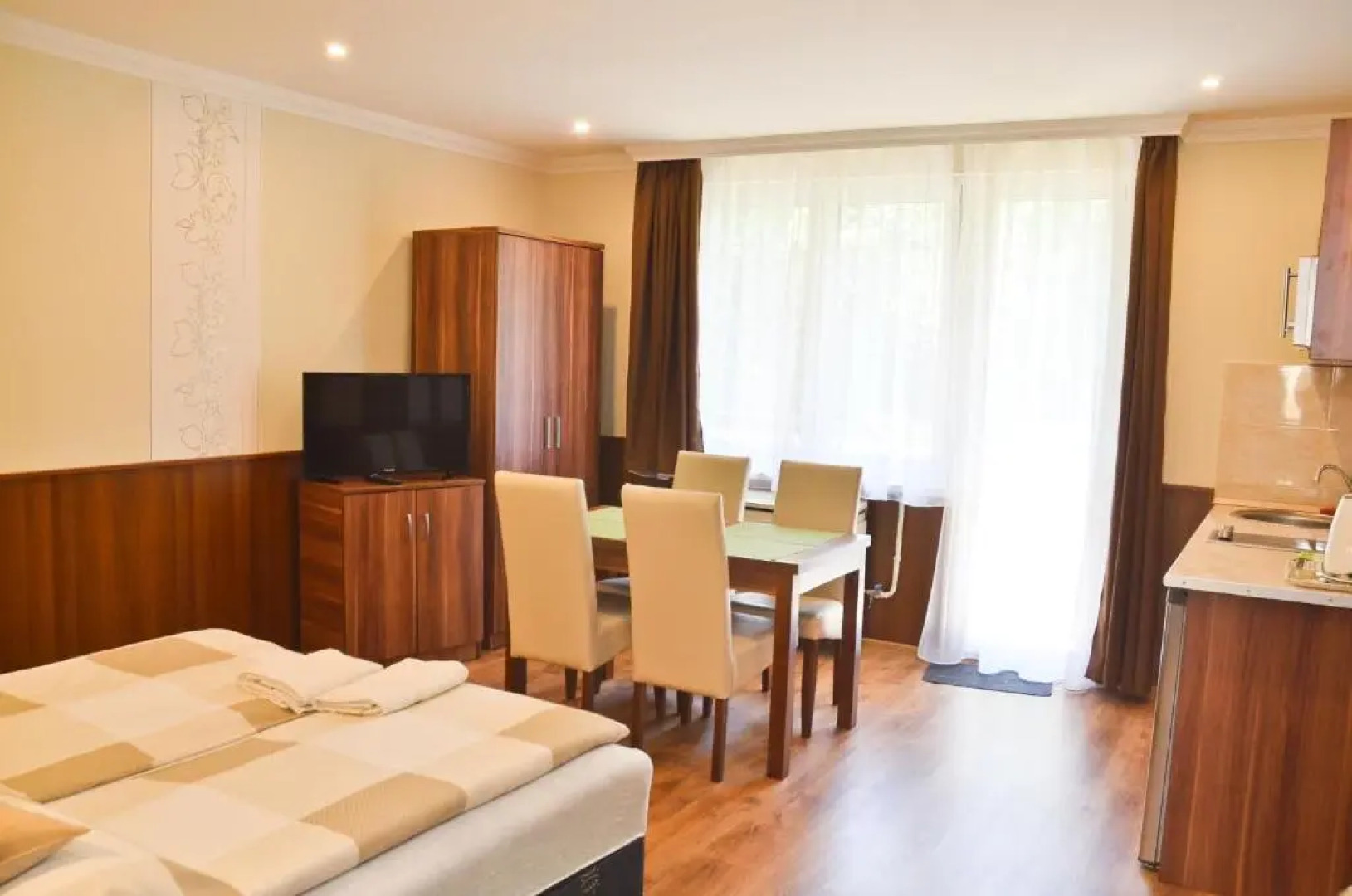 Média Panzió és Apartmanház