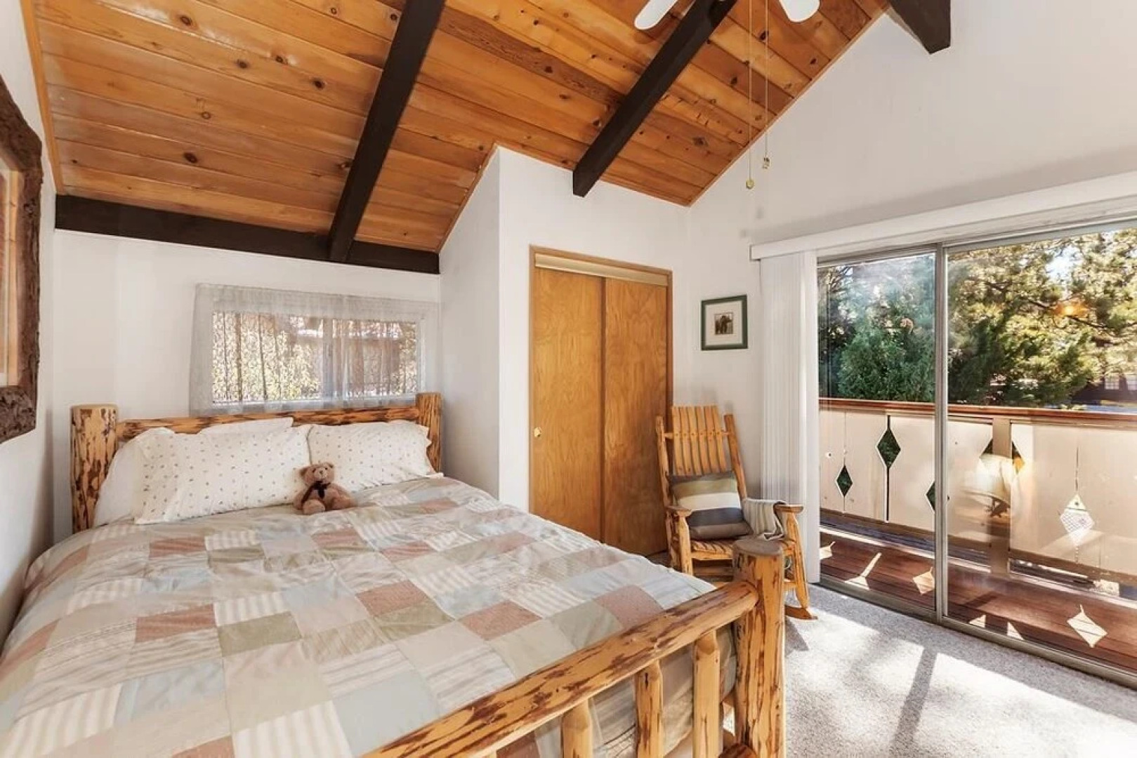 044 - Lazy Bear Chalet