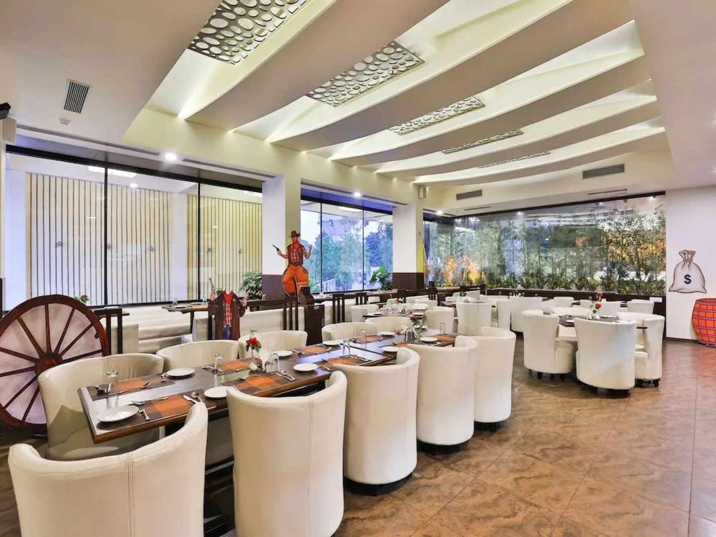 OYO 13479 Hotel Grand Nakshatra