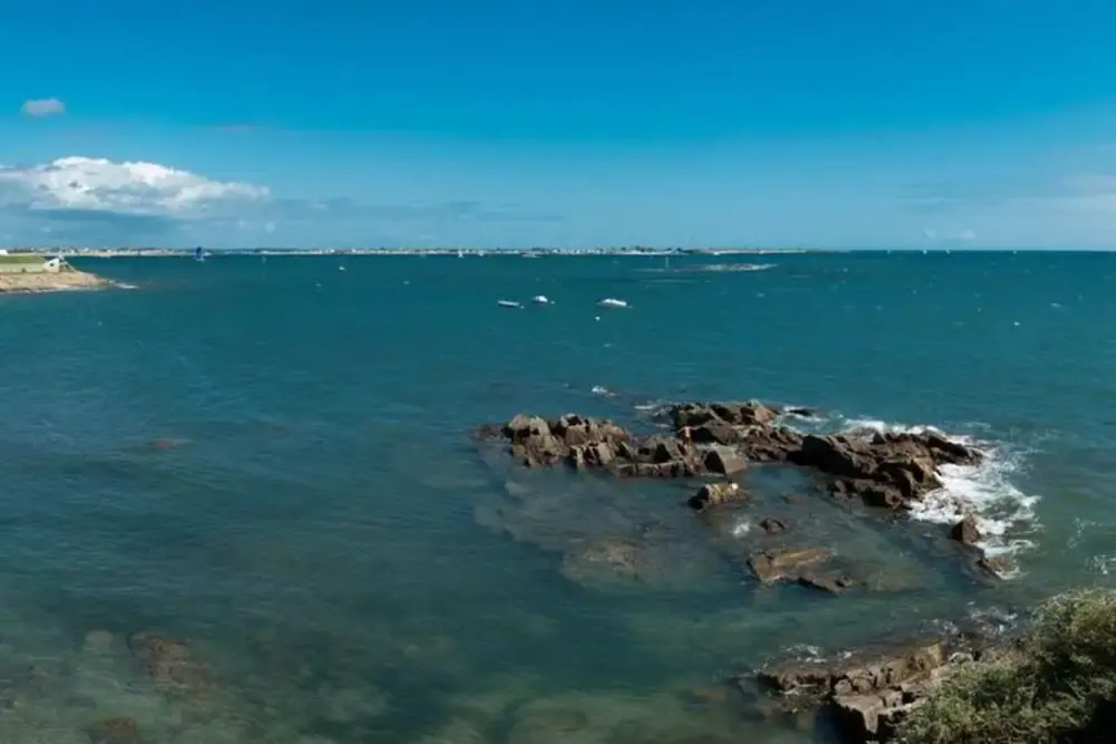 Beautiful House With Heated Pool, Ploemeur