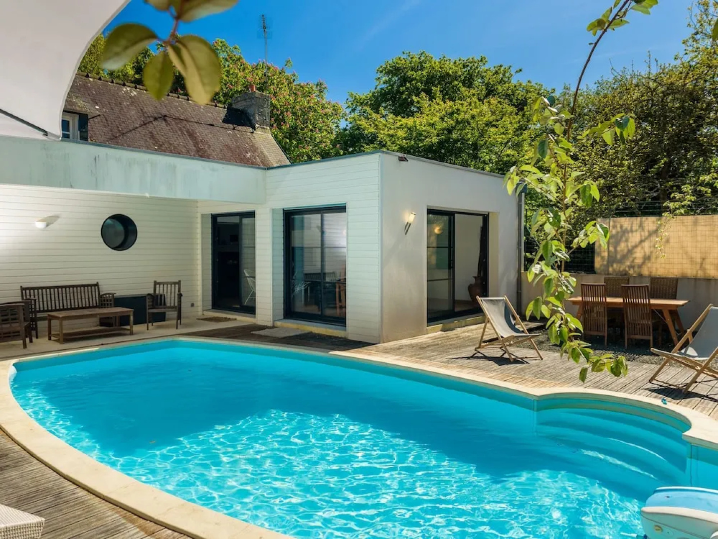 Beautiful Breton villa with private pool and large garden, 6 km from the coast