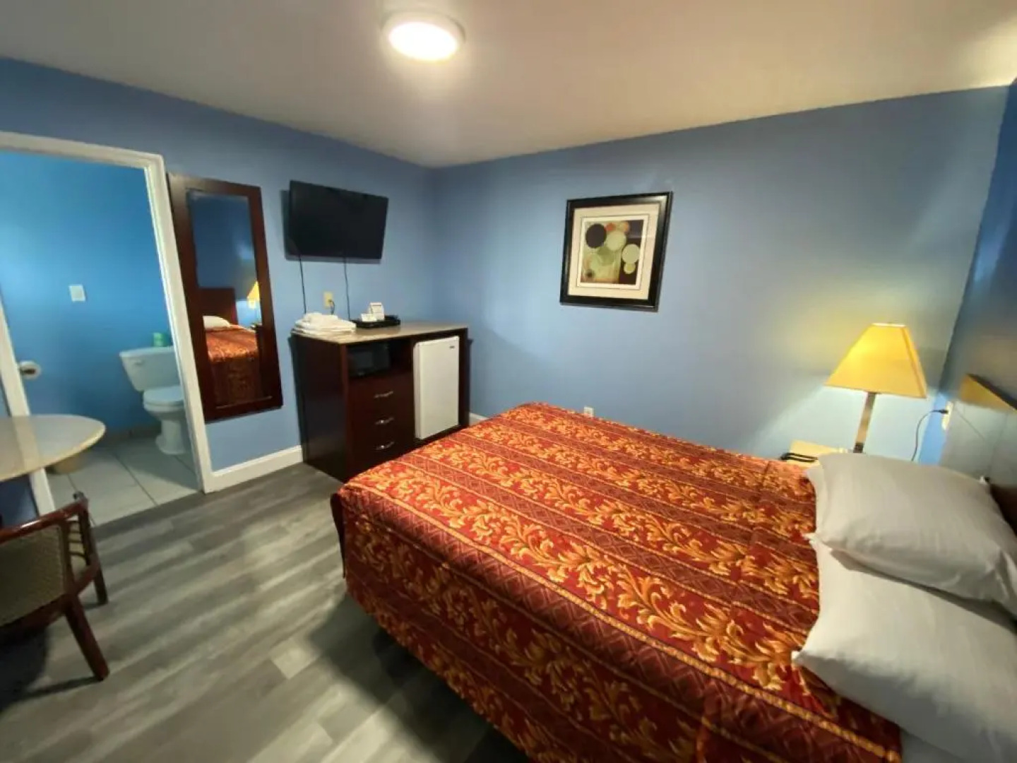 Red Carpet Inn and Suites