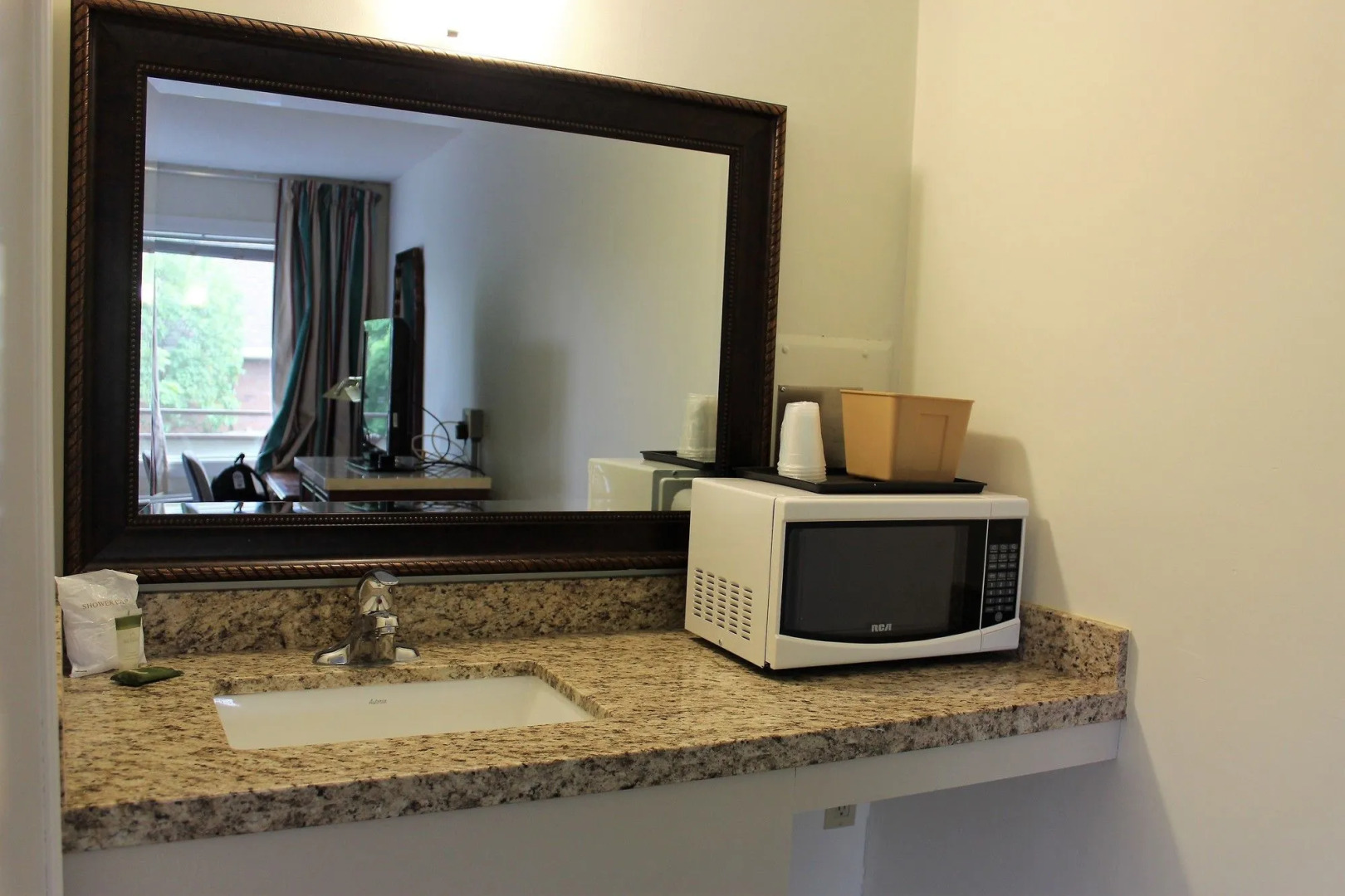 Wharncliffe Suites Motel