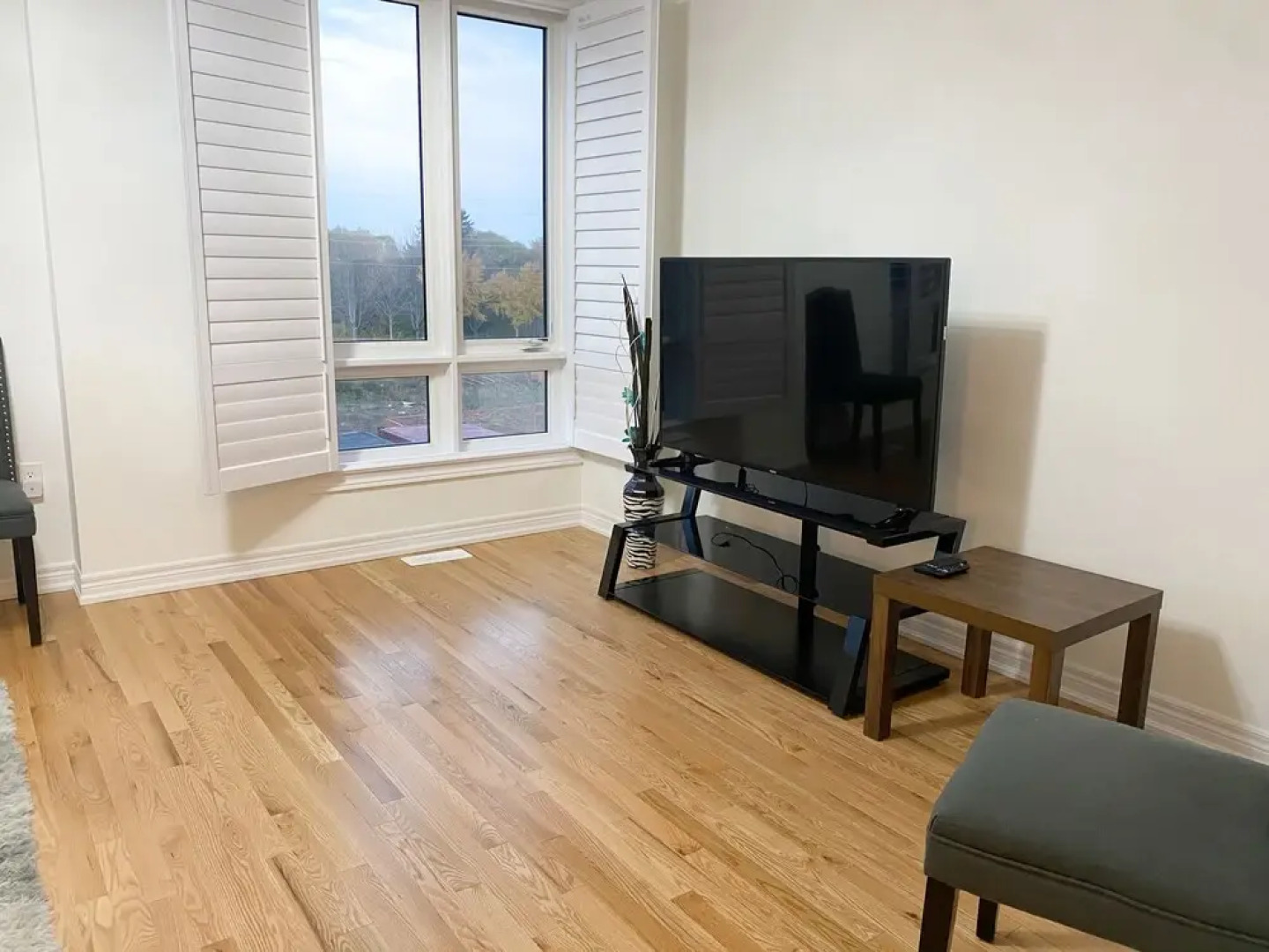 Elegant  Private Master Bed in Townhouse