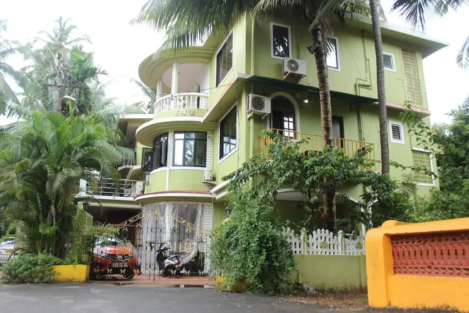 Smiley Holiday Homes