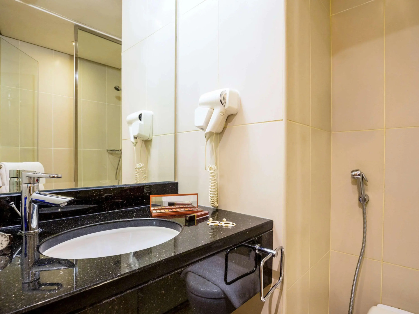 Отель Ibis Mall Avenue Dubai