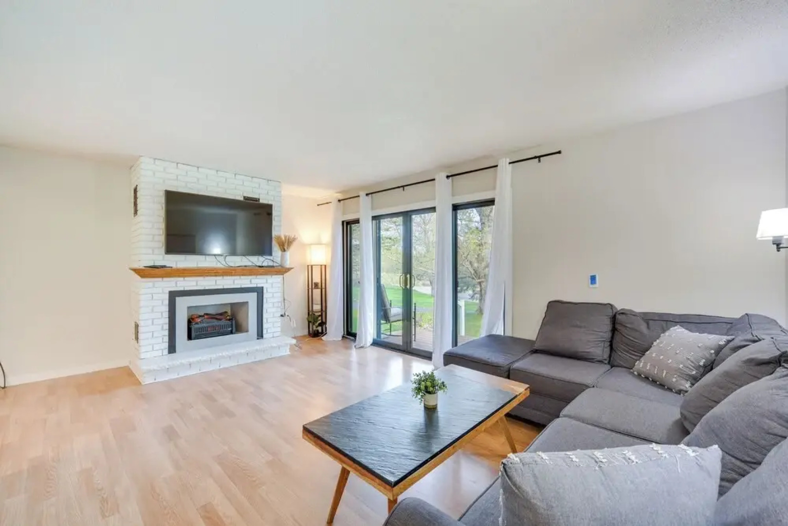 Updated Hermantown Vacation Rental 6 Mi to Duluth!