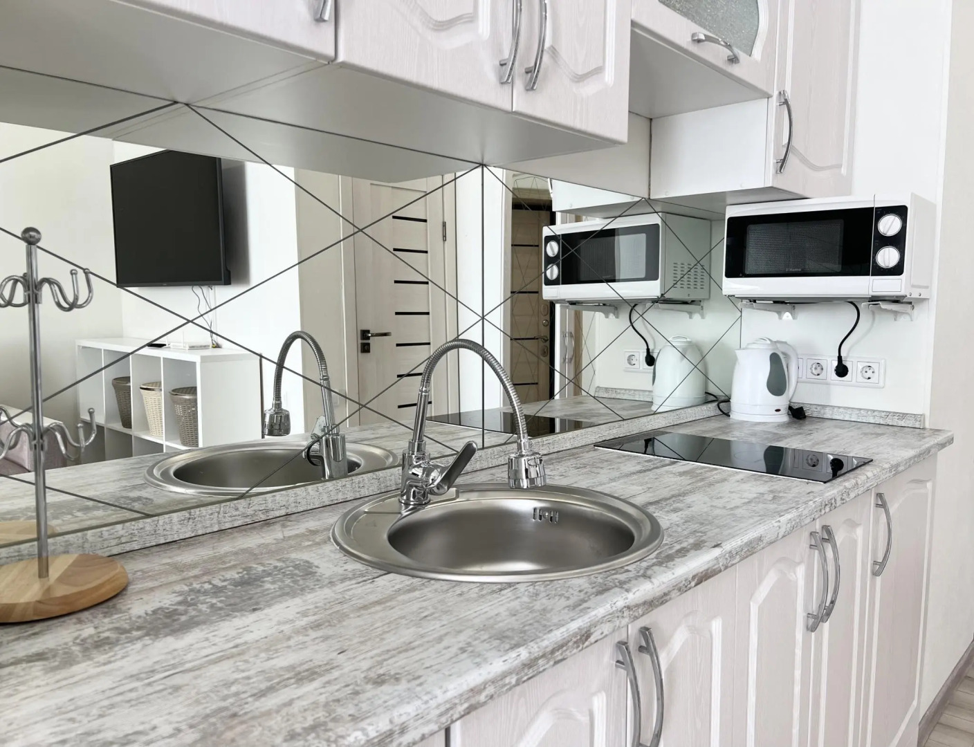 Live (Лайв) на улице Камзина 41/3