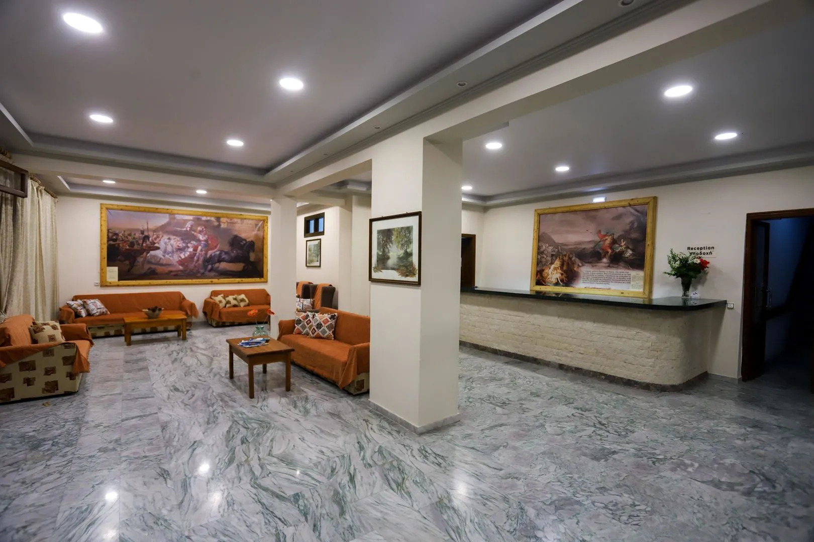 Bastas Hotel & Studios