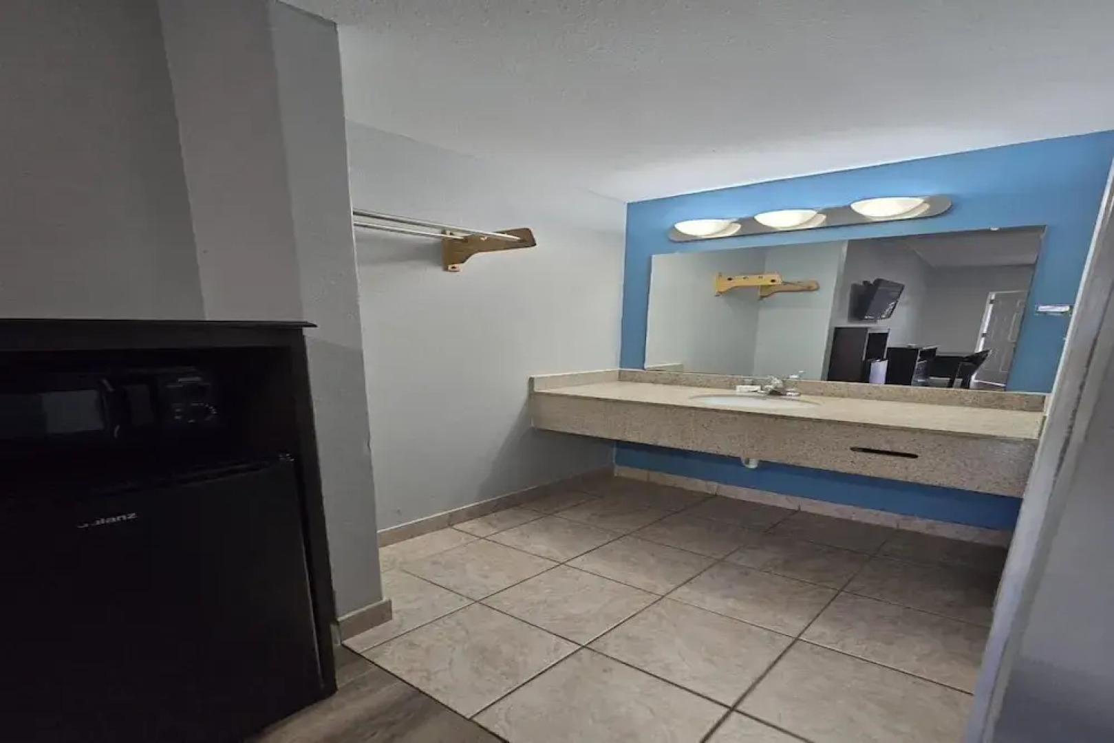 Luxury Inn & Suites and RV Park