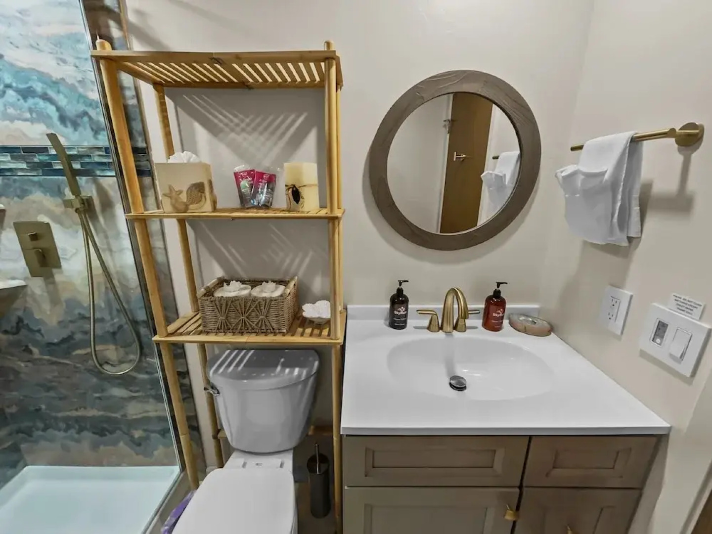 Quiet Garden Sanctuary 1 Bedroom Home