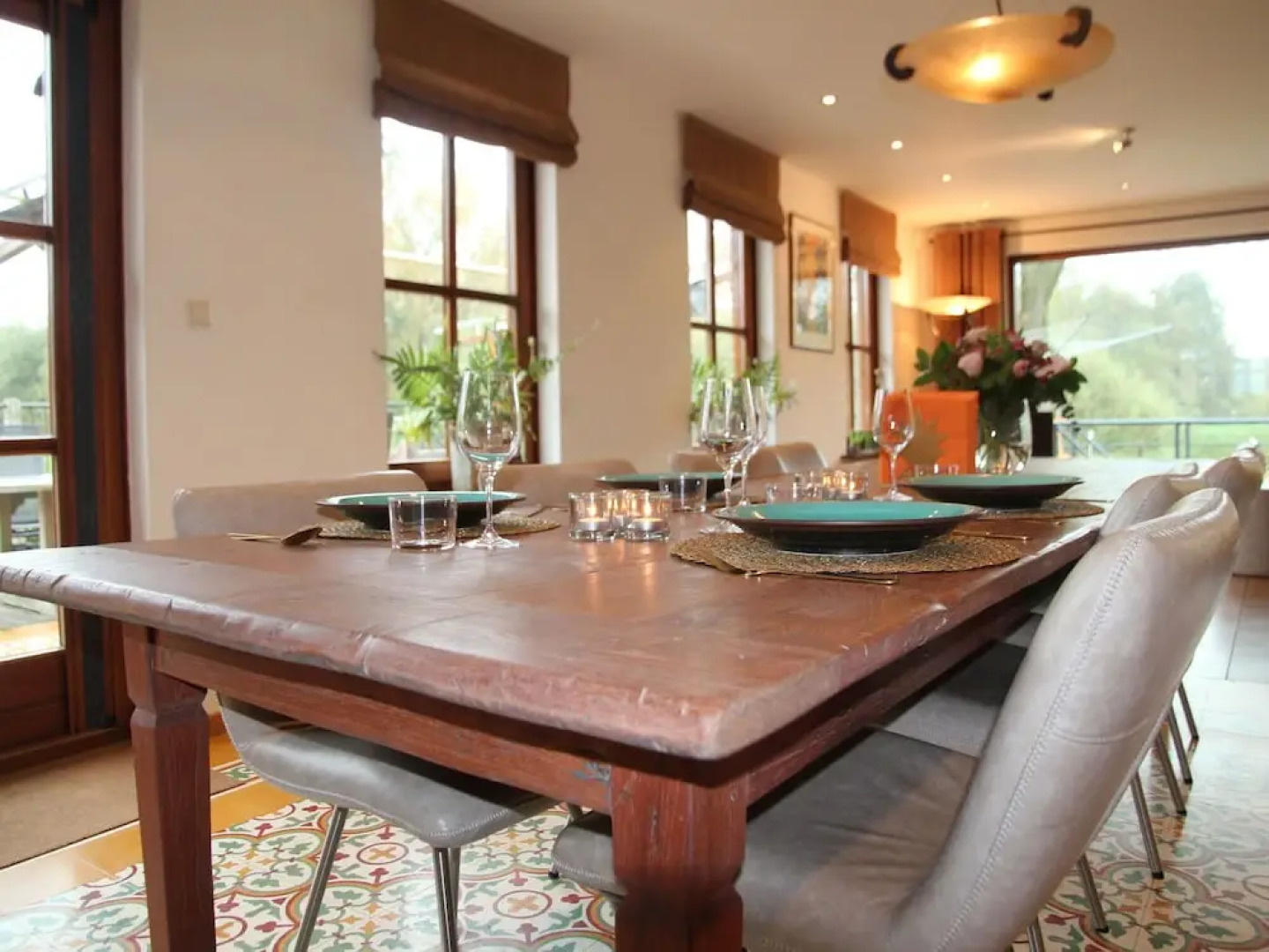 Lavish Holiday Home in Loosdrecht with Hot Tub