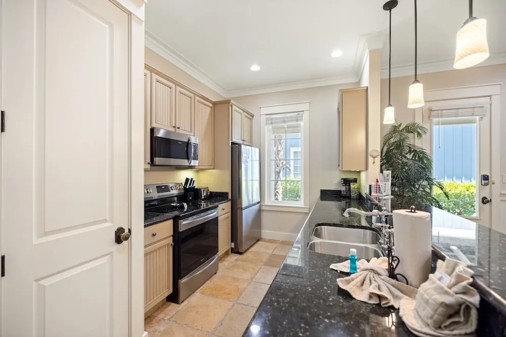 2465 Bungalo 4 Bedroom Home by RedAwning