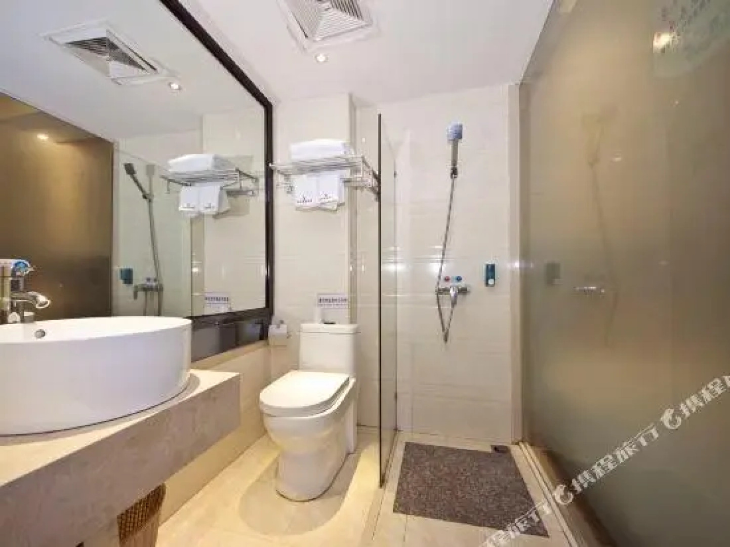 Yuelai Business Hotel