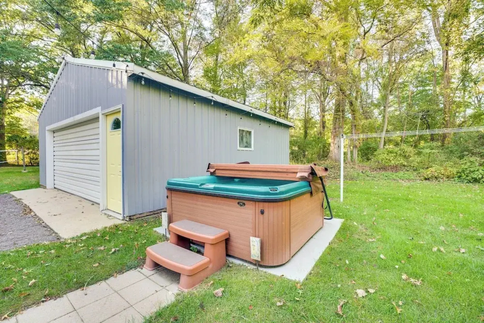 Renovated, Spacious Retreat in Union Pier!