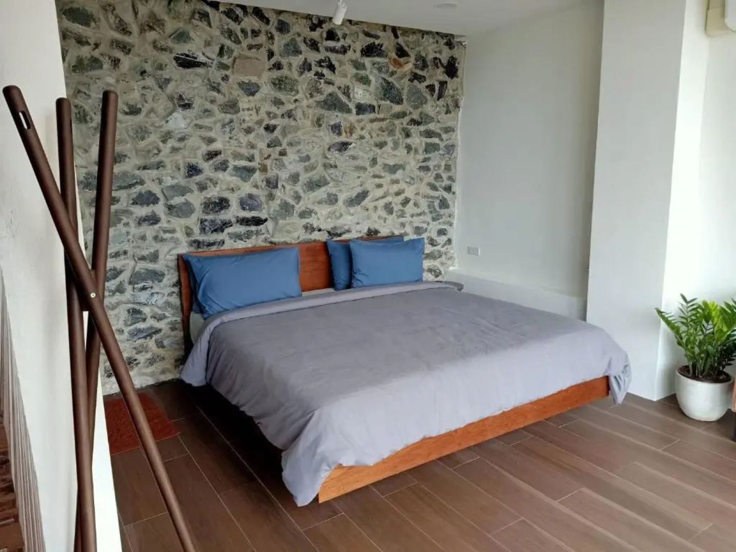 Anatta The Cliff House