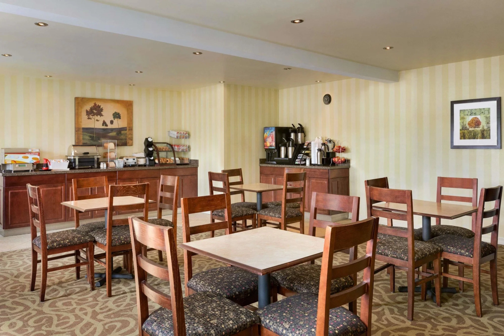 Travelodge by Wyndham Simcoe