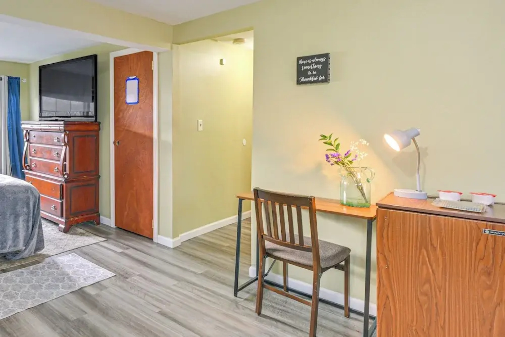 2 Mi to UBS Arena: Wfh-friendly Couple's Retreat