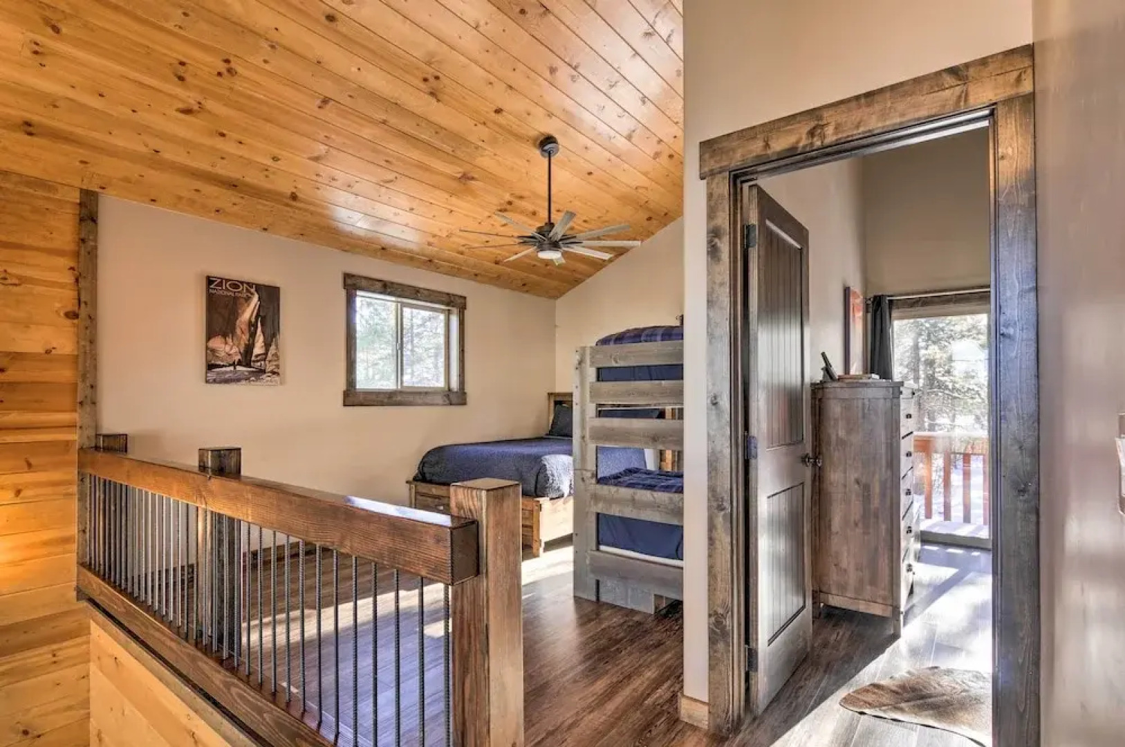 'longview Lodge' w/ Furnished Deck & Fire Pit!