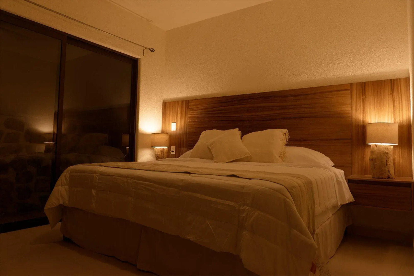 Seuia Departamentos con alberca a pasos del lago