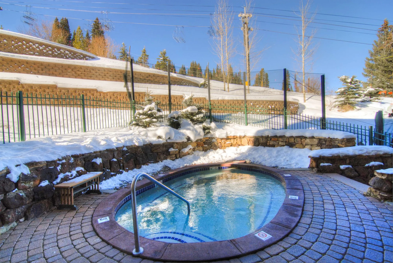 Zephyr Mountain Lodge