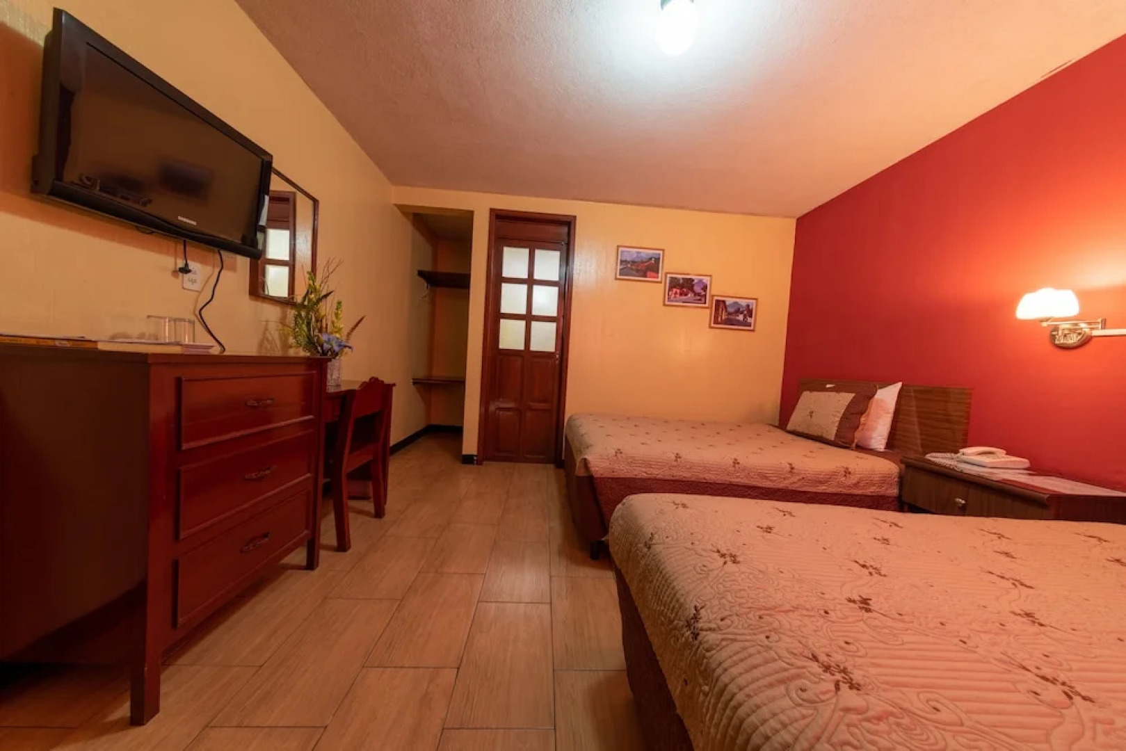 Hotel y Restaurante Villa Esmeralda