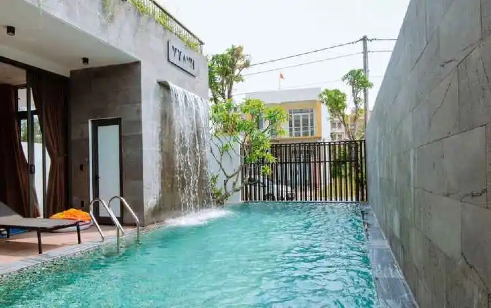 Duong Sat Quang Binh Hotel