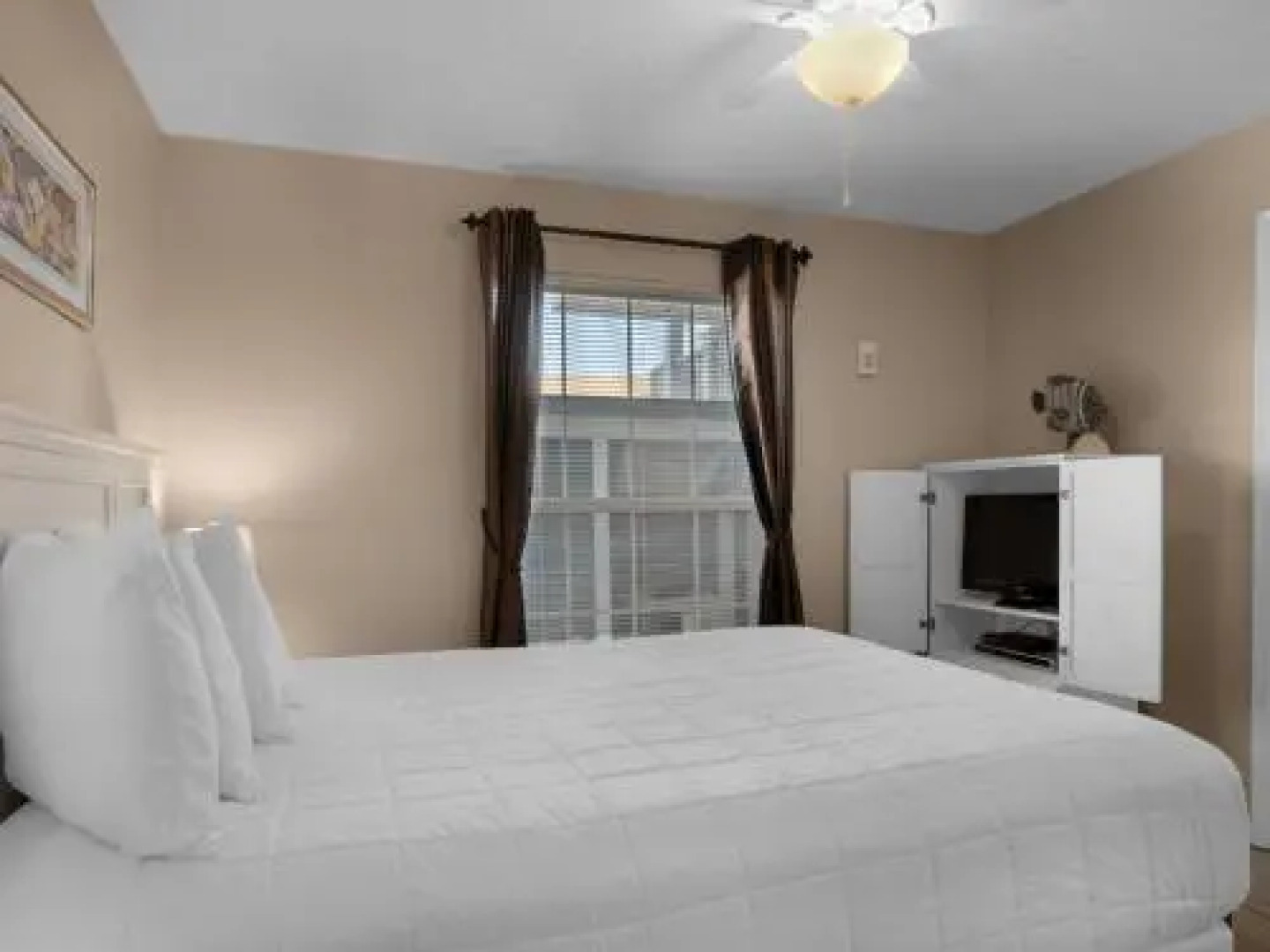 Summer Breeze Condominium 211