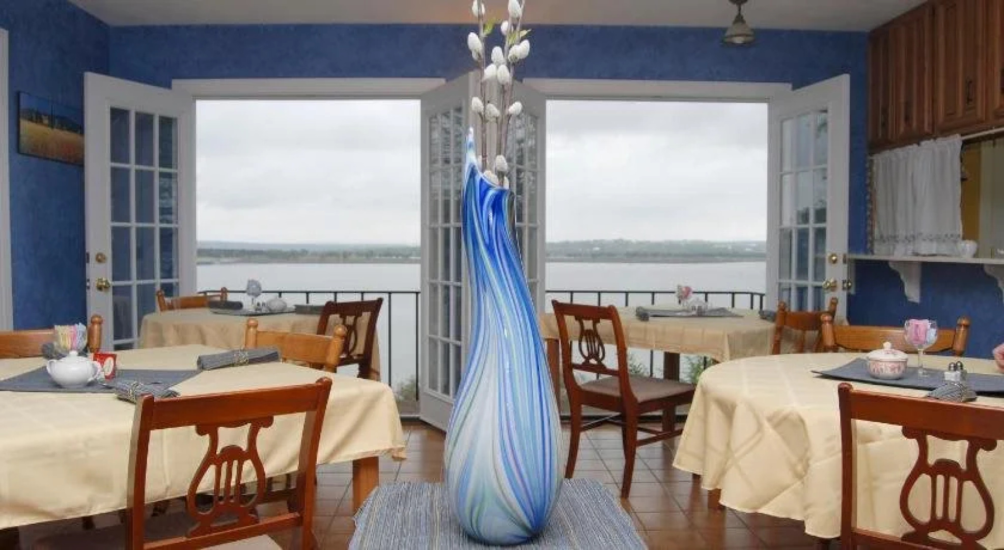 The Lakehouse Bed & Breakfast