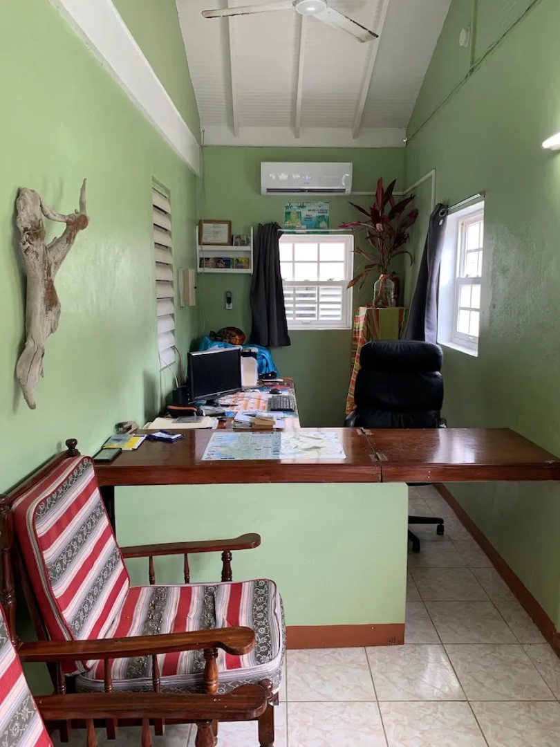 Chez Ophelia Cottage Apartments