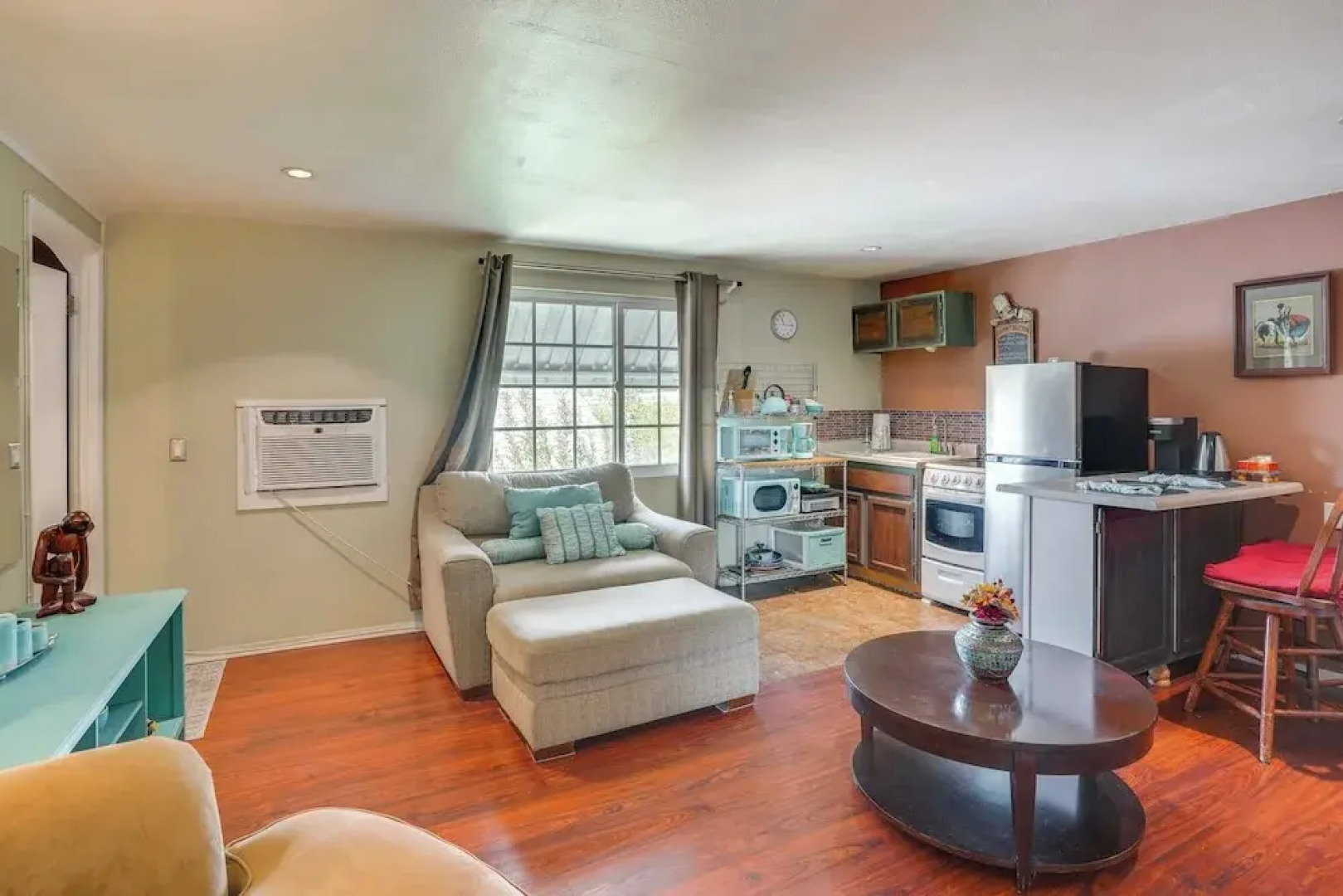 Pet-friendly Studio in Costa Mesa - 7 Mi to Beach!