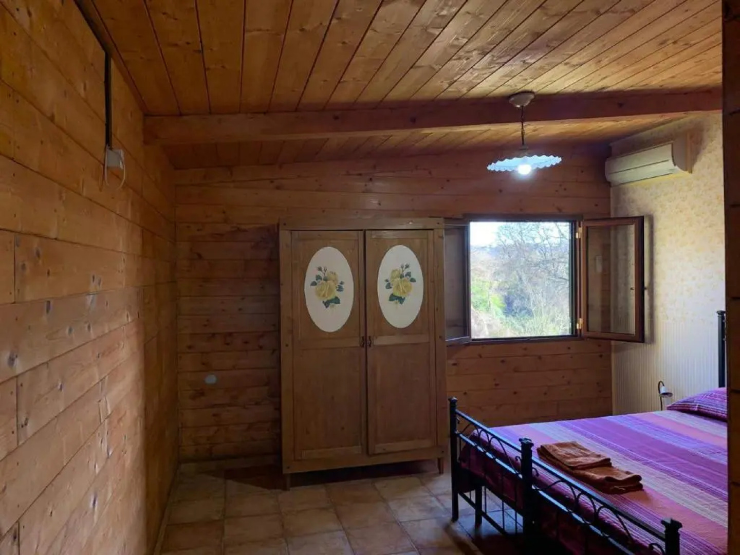 Night in the Wood Sorbo