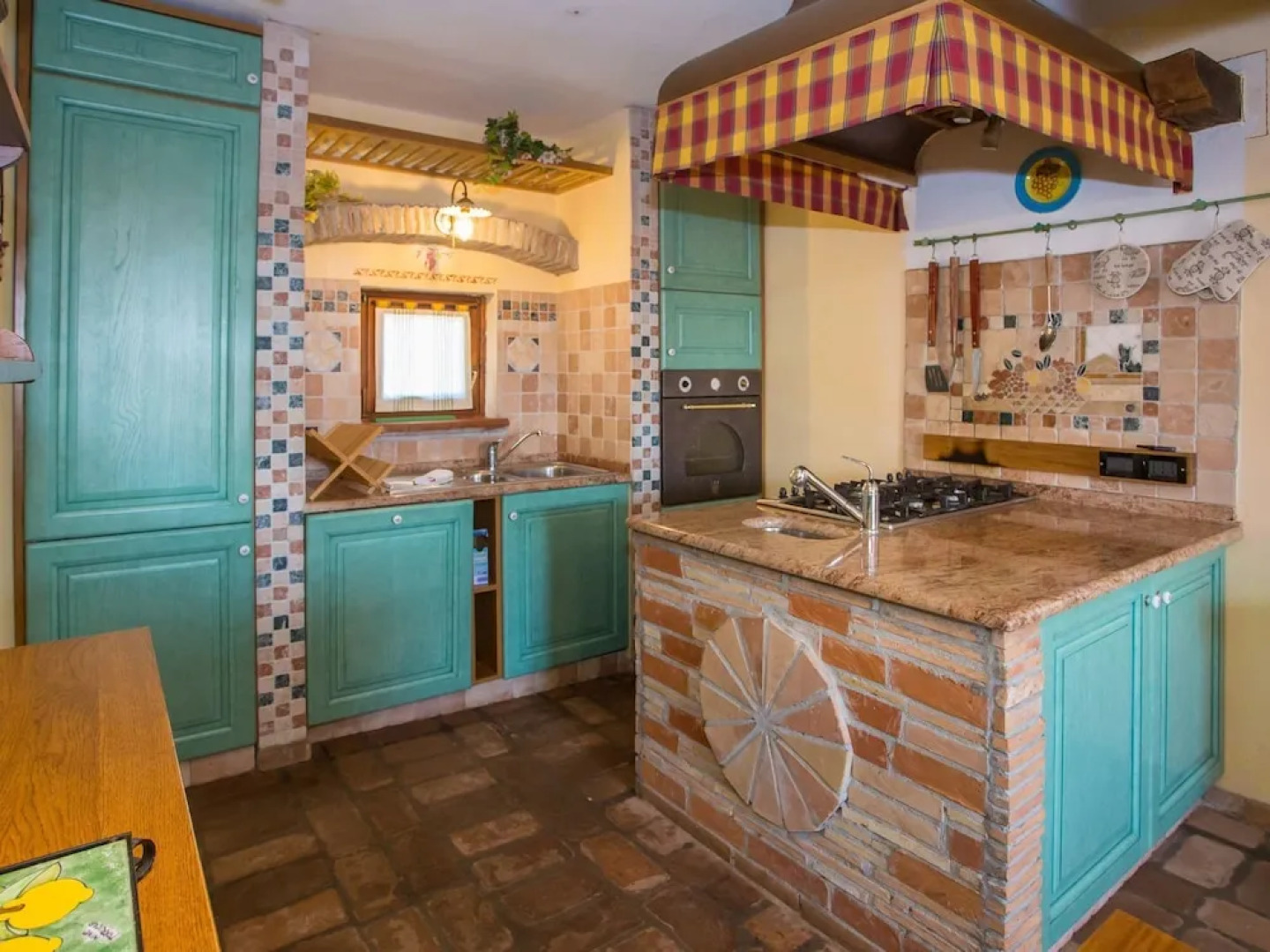 Quaint Holiday Home With Swimming Pool in Kaštelir