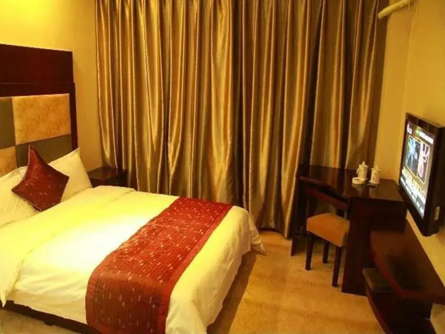 Xiangming Holiday Inn