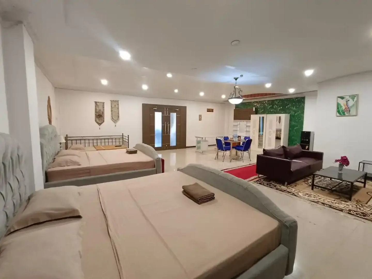 OYO 2574 Z Suites Hotel