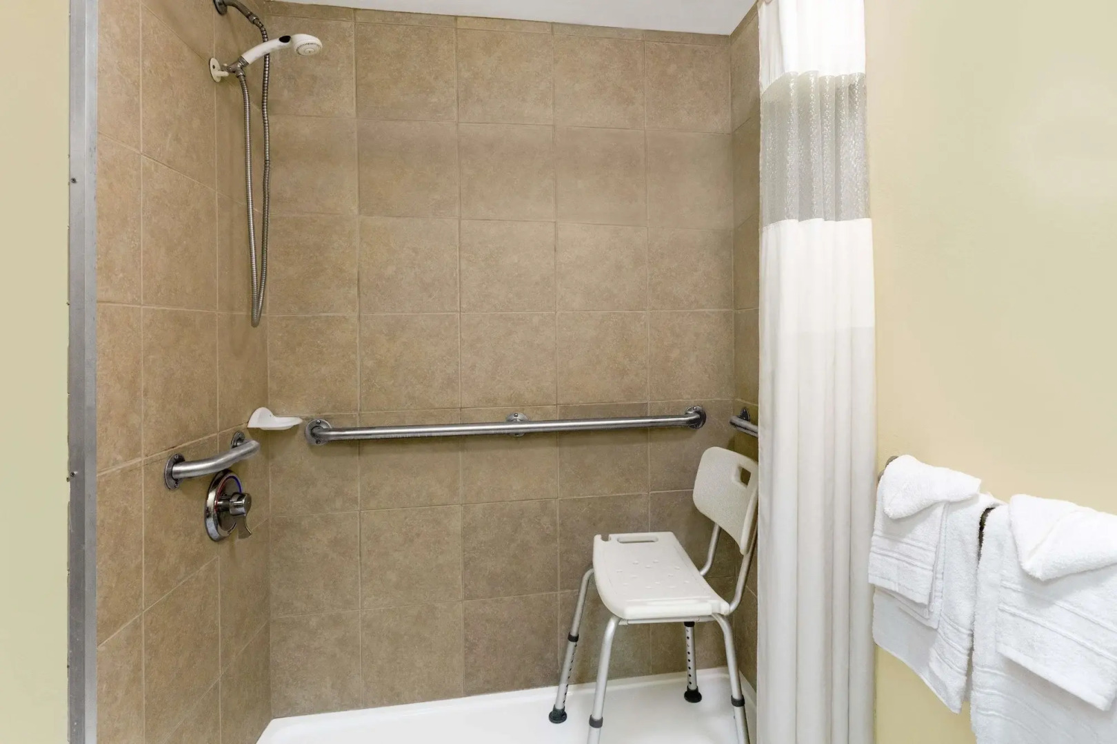 Travelodge by Wyndham Perry National Fairgrounds Area I-75