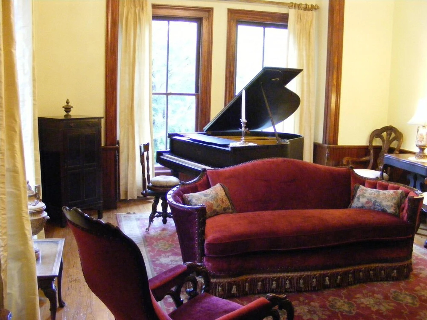 Adair Manor Bed& Breakfast