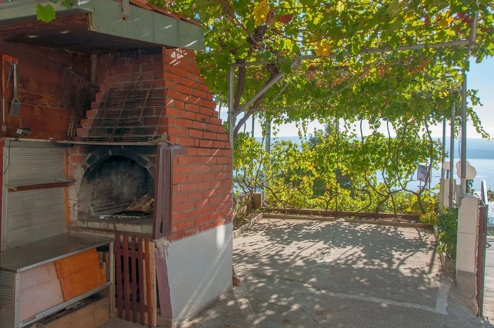 Apartment Franka - beautiful sea view & parking: A4 Stanici, Riviera Omis