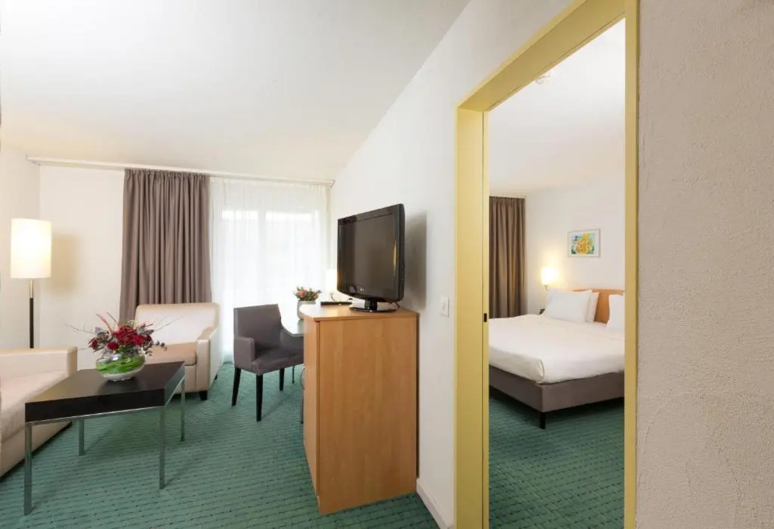 Apart-Hotel Zurich Airport