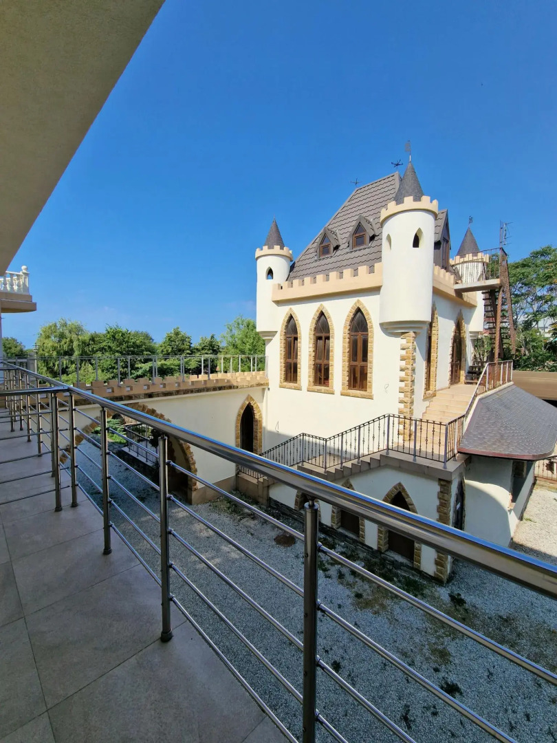 Персиковый замок