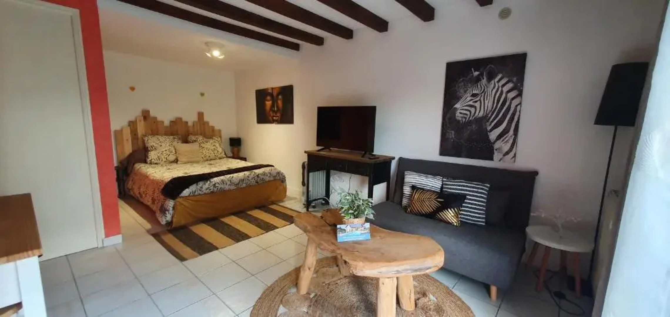 STUDIO PRIVATIF ET SA PISCINE AUX AGAPANTHES DE CROMEL - Le Mont Saint-Michel