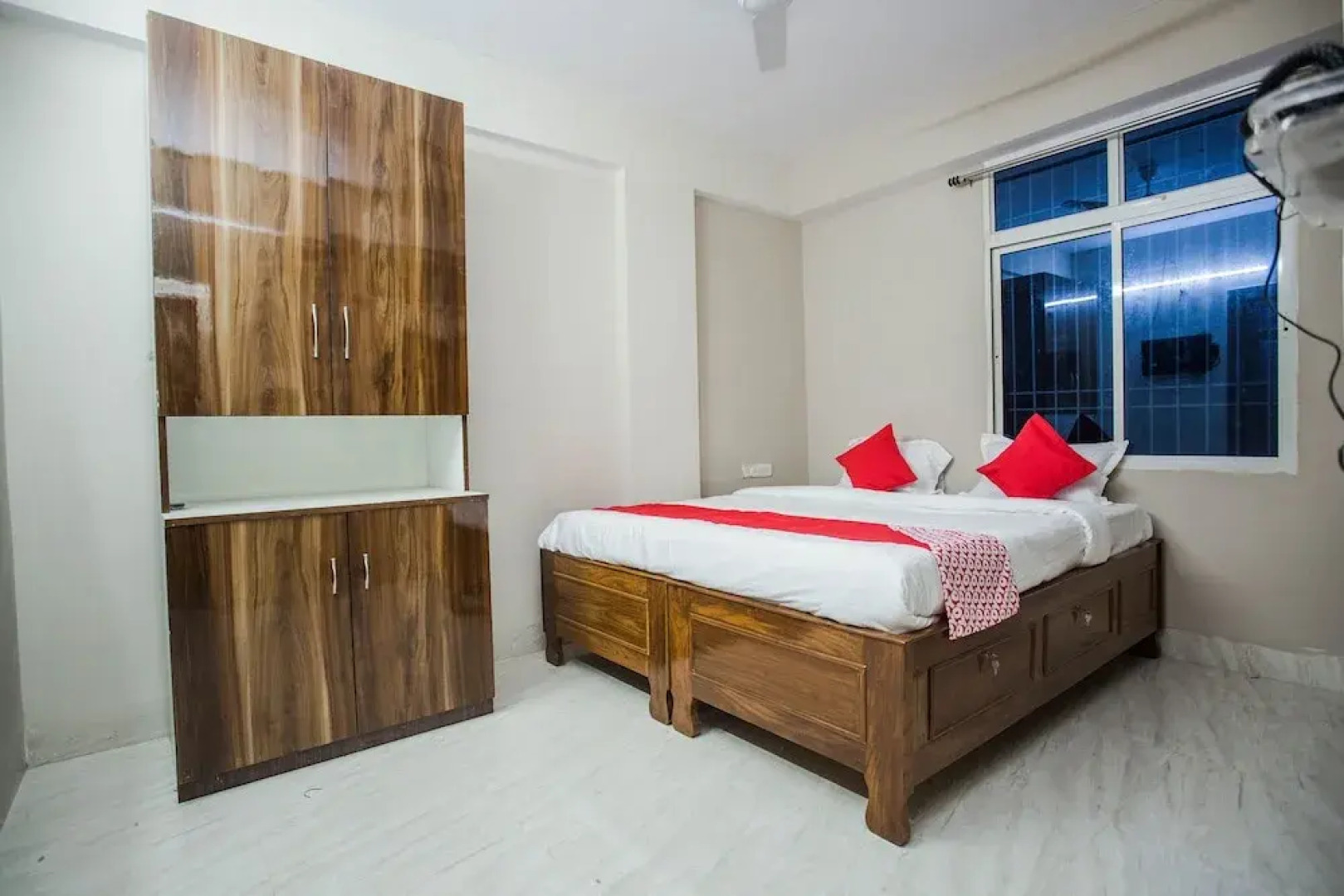 OYO 18293 Dream Homes