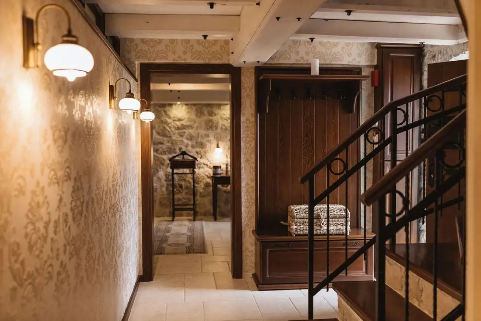 Talici Hill - Rustic Villas