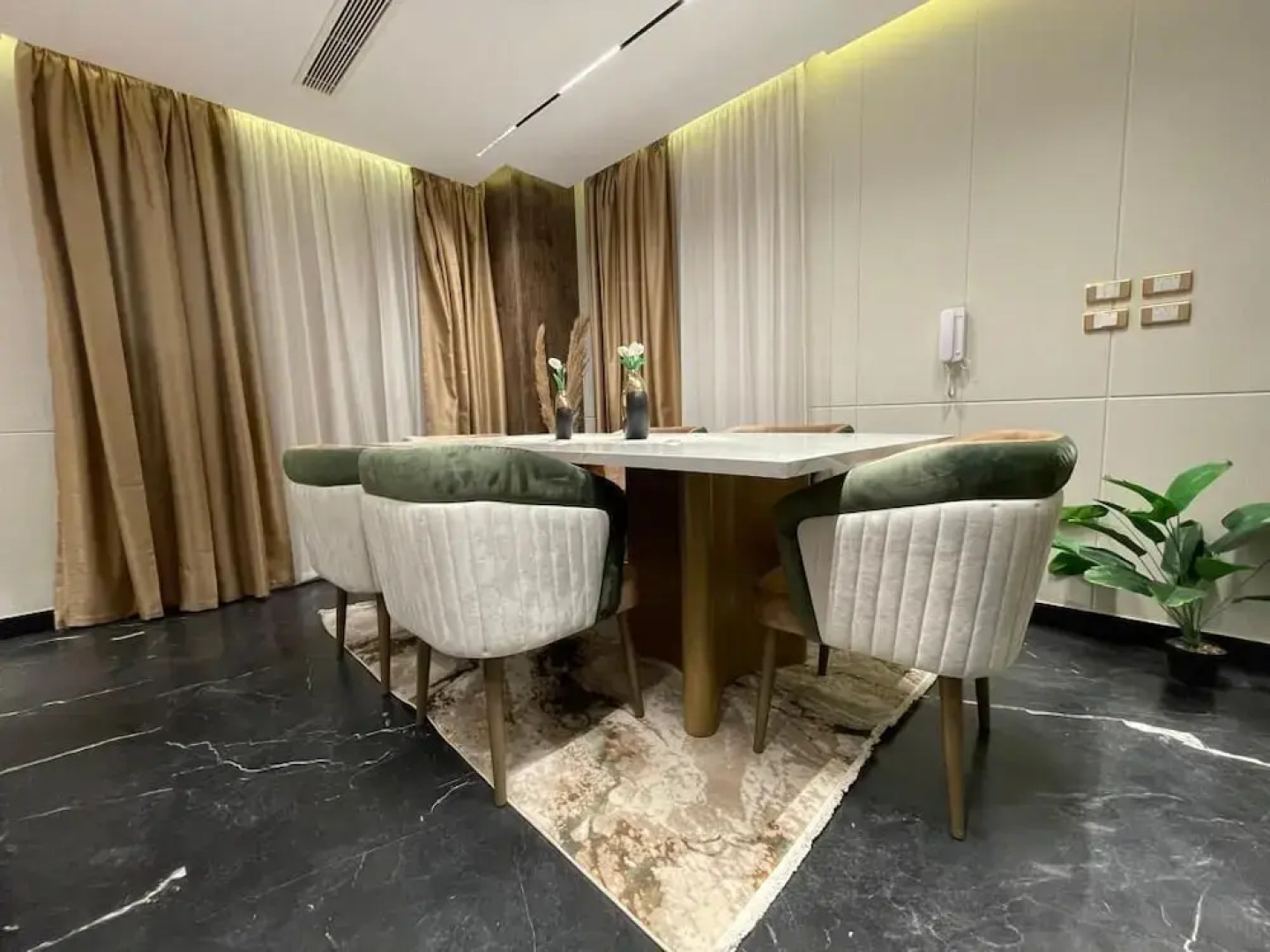 Villa in palm hills-the crown