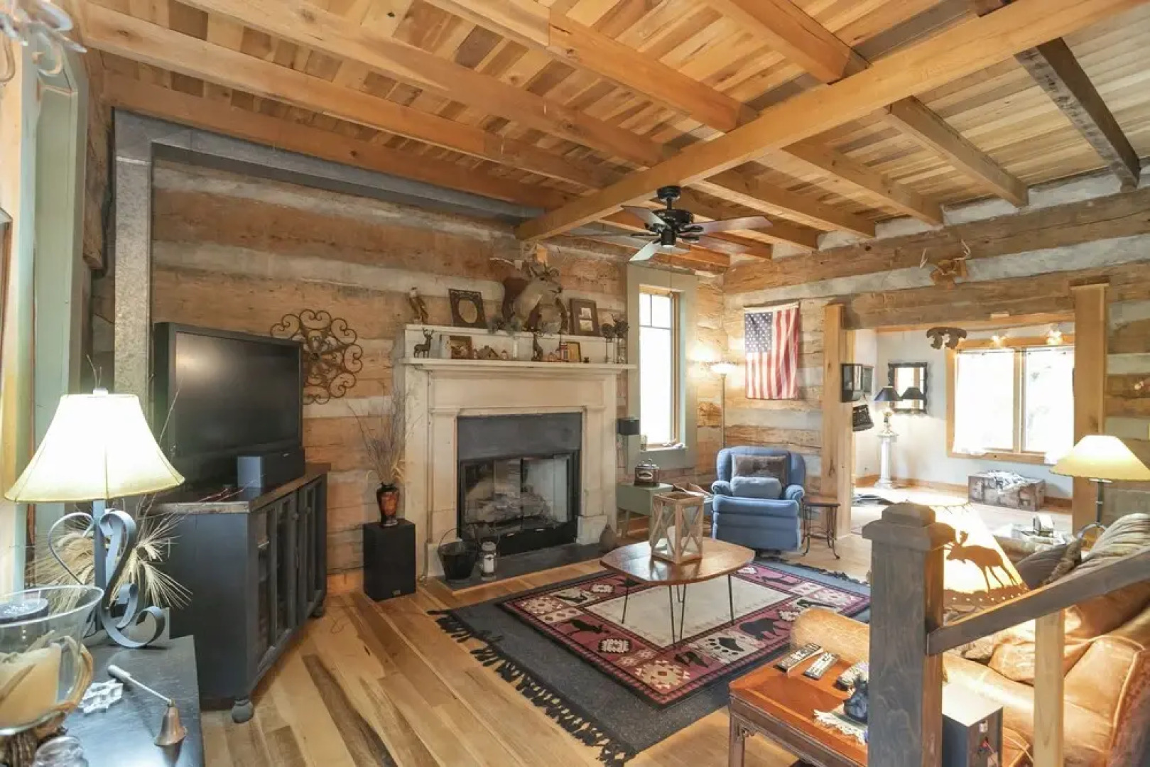 Historic Family Cabin to Watch the Sunset with 270 degree views of Kentucky Lake