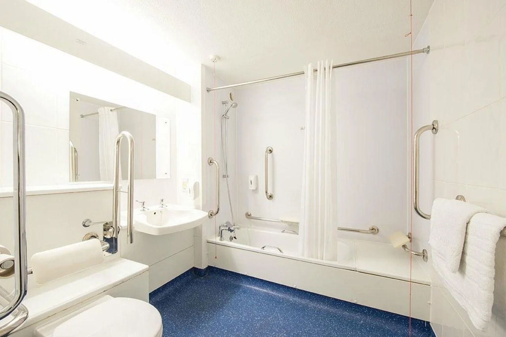 Travelodge Kinross M90