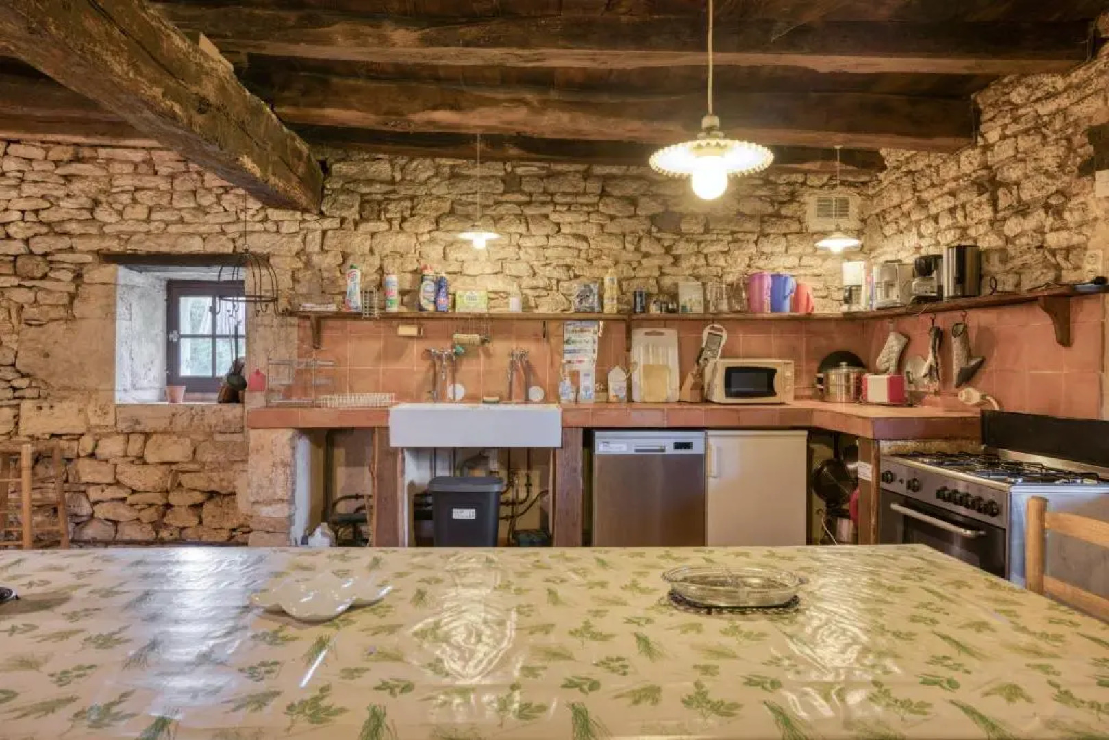 Maison de 4 chambres avec terrasse amenagee et wifi a Gavaudun