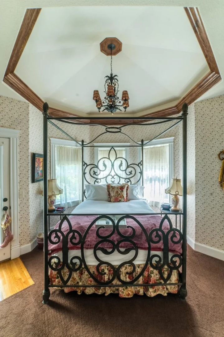 The Victoria B & B