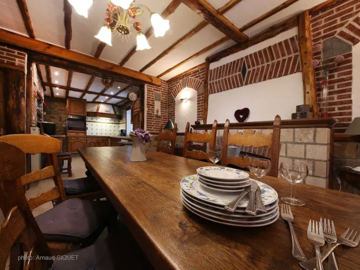 Family House with Large Garden & Games Room near Bambois Lake