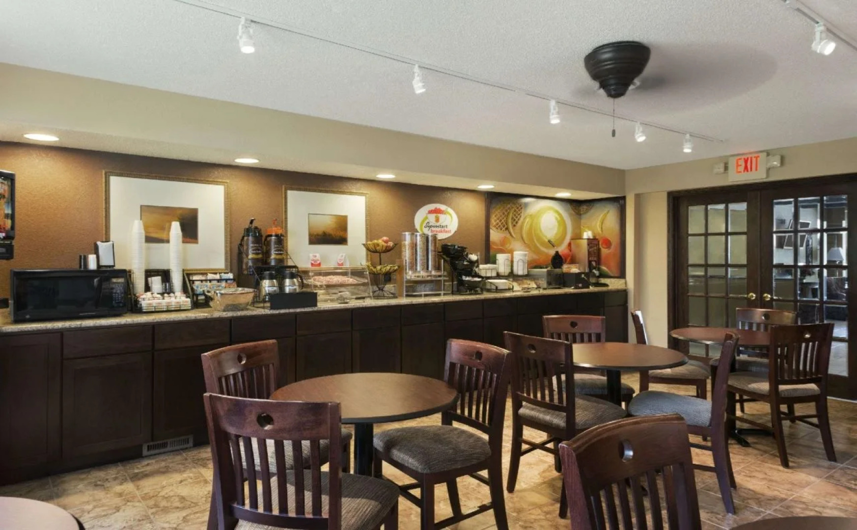 Super 8 by Wyndham Whitewater WI